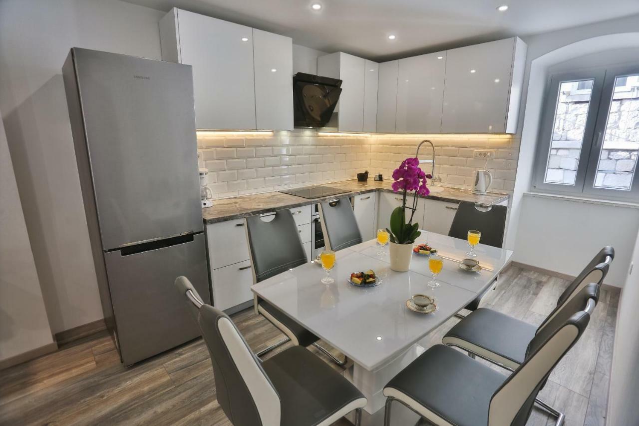 Luxury Apartment Lioness สปลิท ภายนอก รูปภาพ